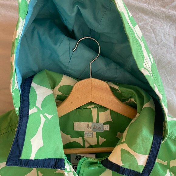 Boden Women's Abstract Pattern Hooded Raincoat - Picture 6 of 6